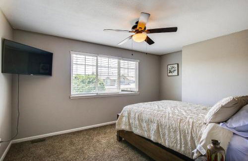 Home with Patio and Games about 17 Mi to Denver! - Foto 22