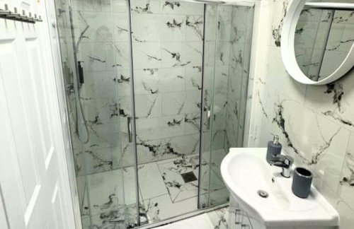 Stylish 1BR Ensuite Apt Wifi, Smart TV, Parking - Foto 21