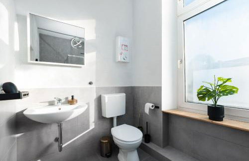 Perfect for 6 Guests in Wuppertal - Suite - Netflix - Smart Home - Foto 12