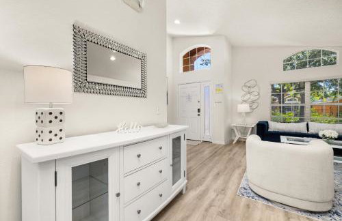 654- Newly Renovated Fabulous 4-Bedroom Pool Home in Watersong Resort, Game Room, Theater Room and More - Foto 15