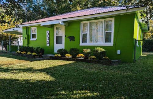 Kitchen, Laundry & Fenced Yard - Foto 1