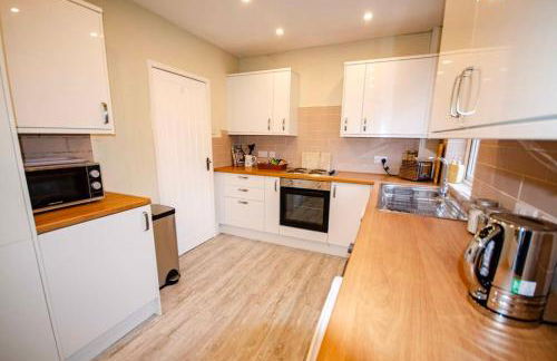 Spacious 4-Bedroom House in Glenboig - Foto 2