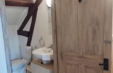 Domaine des Cerisiers - Accès direct piste cyclable reliant Honfleur - Parking privé - Grand jardin - Foto 49