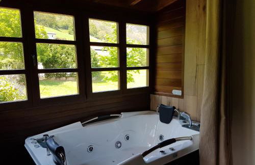 Casas rurales Valle de Bueida, jacuzzi solo en las casas el El Palacio y Viscárcel - Foto 51