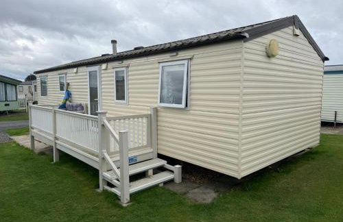 Cozy Holiday Home in Anderby Creek - Photo 4