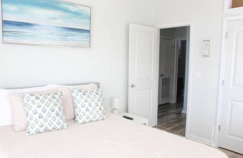 Beach Getaway at 2 Pelicans Walk to the Water - Foto 7