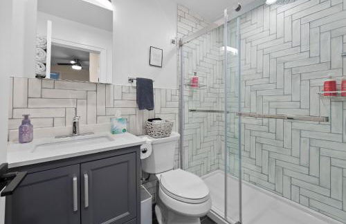 10Min to NYC - 2BR/2.5Bath-3Beds-Free Parking-No Chores - Foto 9