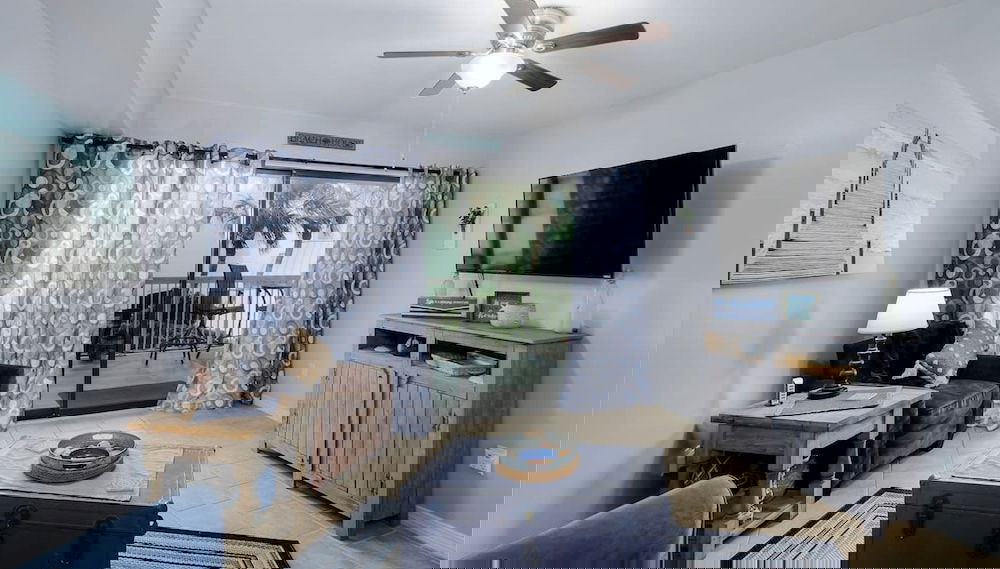 Harbour Place 102- Gulf-front Pool hot tub - Foto 1, Habitación