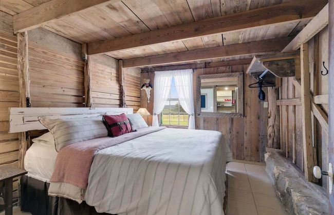 Gorgeous Barn Cabin 10min From Main St! - Foto 3