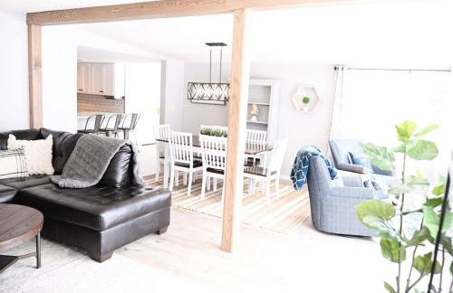 Lake Escape with paddle boards, fire pit & game room - Foto 24