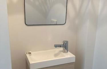 F2 neuf cosy et élégant avec terrasse, parking, WIFI - Foto 14