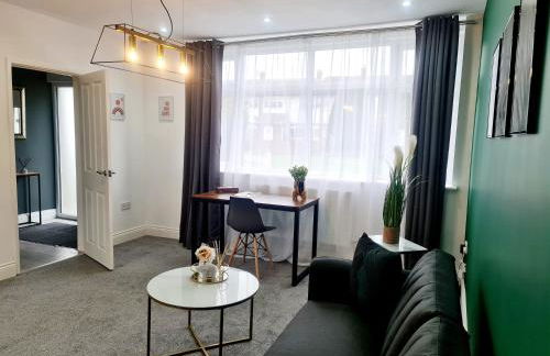 Elegant Bedroom -Near M25, Free Parking , Free WiFi - Foto 26