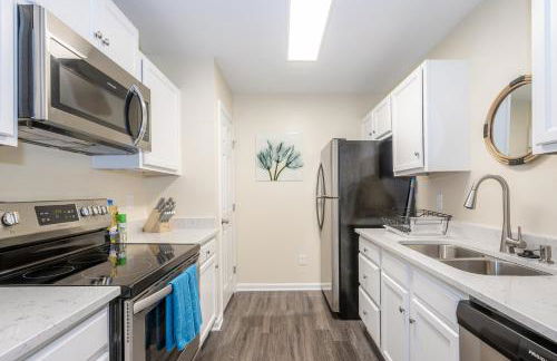 Serine Space - Townhome - King Bed - Duke - Long Term Stays - Foto 14