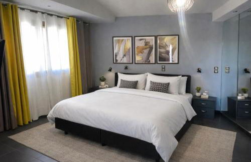 5-Star feel - Luxury penthouse for 4 with huge balcony & view ,8 min from Athens airport - Foto 2