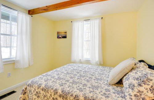 Cozy Tuftonboro Home with Deck - Walk to Beaches! - Foto 11