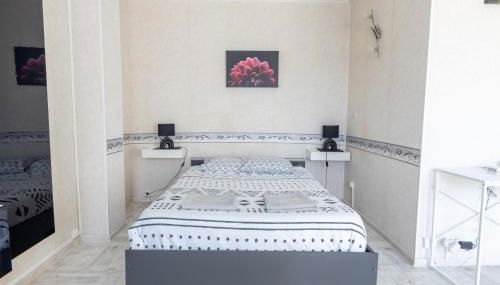 Studio Proche Gare Parthenay avec Parking - Foto 2