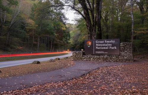 Keener Hollow Family Retreat Hot Tub Sauna Near Pigeon Forge - Photo 20