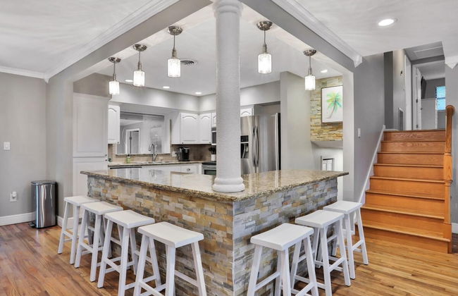 Kiss the Wave - Spacious 4BR 3BA w Pool hot tub - Foto 1