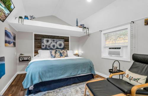 Romantic King-Bed Couples Cabin Lake Lure - Foto 1