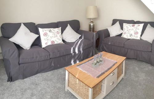 Cosy 3 bedroom residential house, private garden, 30 minutes from Alton Towers, 5 minute walk to Trentham Gardens. - Foto 12