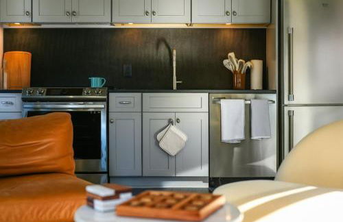 Remodeled 2BR Downtown Near Acrisure Stadium - Foto 4