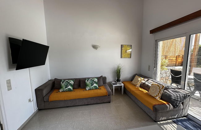 Charaki Coastal Villa Retreat - Foto 1