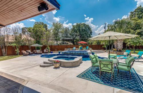 DFW Large Vacation Retreat with Private Pool and Hot Tub - Foto 4