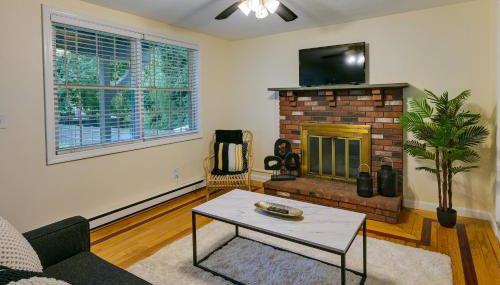 Boston Duplex with Foosball Table 11 Mi to Downtown - Foto 4