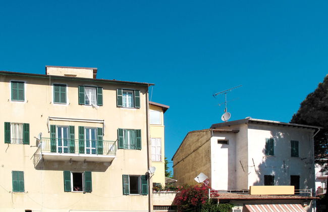 3 bedroom Apartment in Cipressa with garden - Photo 3