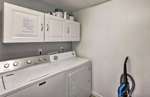 Families and Dogs Welcome! Phoenix Condo with Pool - Foto 19