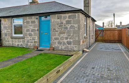 Cosy Cottage Close to East Beach, Shops, Restaurants and RAF base - Foto 3