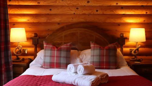 Strathisla - Luxury Two Bedroom Log Cabin with Private Hot Tub & Sauna - Foto 4