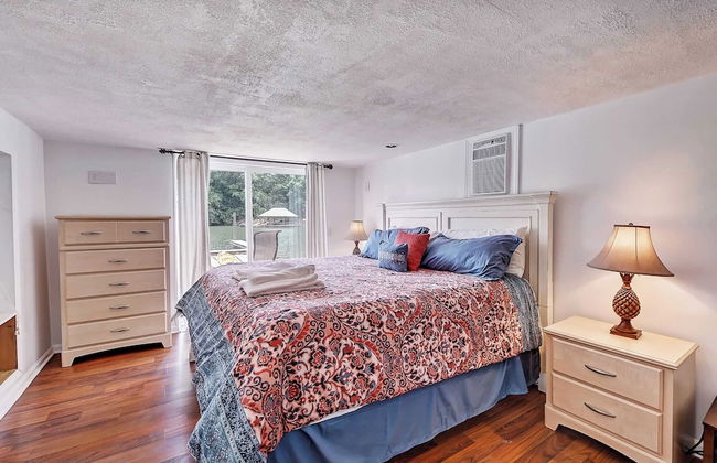 Family Lake House Retreat by Avantstay Sleeps 28 - Foto 47