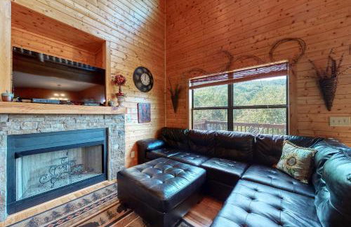 Red Roof Retreat - Photo 2