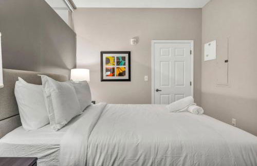 HUGE Luxe Downtown Flat: Pool Table & Parking - Foto 6