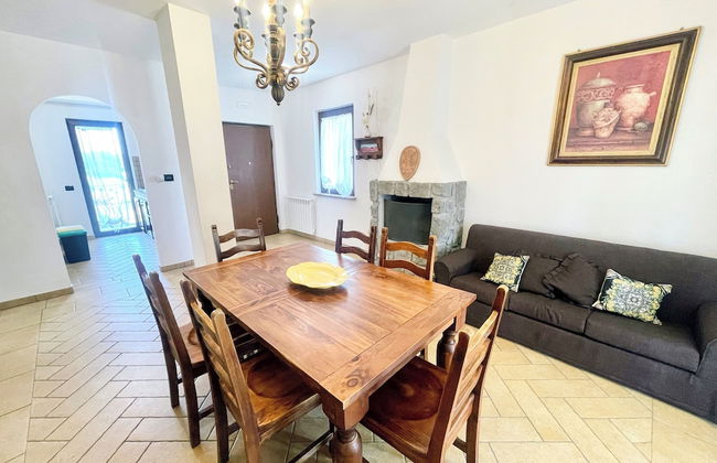 Pool, Jacuzzi and Events Room - Charming Villa in Umbria - Sleeps 24 - Lake View - Foto 34