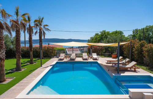 Seaview Villa Stanka with Pool and attached Jacuzzi - Photo 1