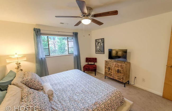 1 Br70's Inspired Comfy Condoclose to Broadmoor - Foto 4