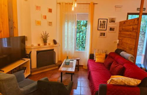 La Casa Junto al Sendero del Río & chimenea y leña incluida - Foto 10