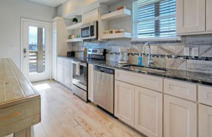 Sleeps 26 2 Homes w/ Waterfront Pool + Boat Dock Laguna Village Escape - Foto 28