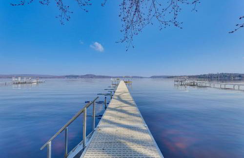 Lake Wisconsin Retreat with Dock Great for Groups! - Foto 35