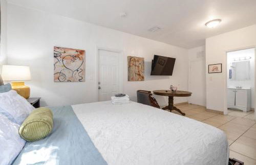 Artful 4BR Family Retreat - Foto 17