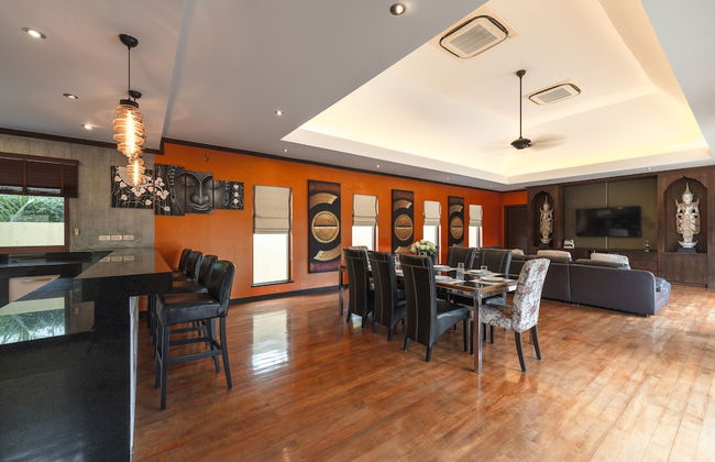 Generous 6BR Balinese Pool Villa Sophia - Photo 19