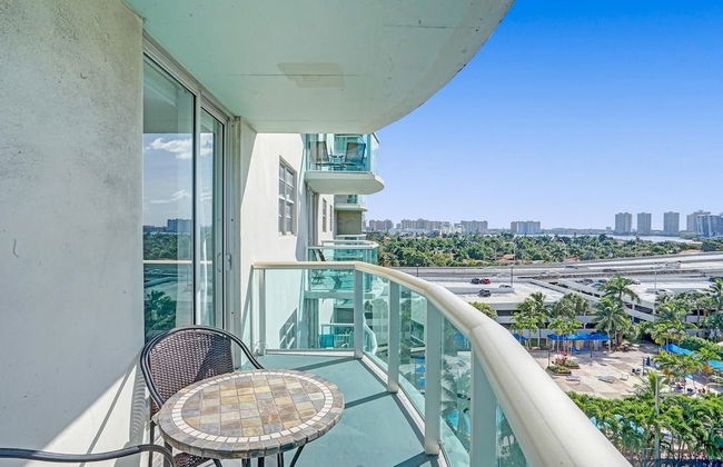 Sunny Isles 4 Bedrooms on the beach - Foto 18