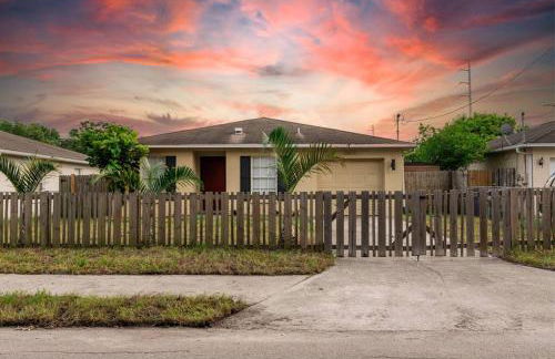 Upscale Ybor House with Outdoor Living Space - Photo 57
