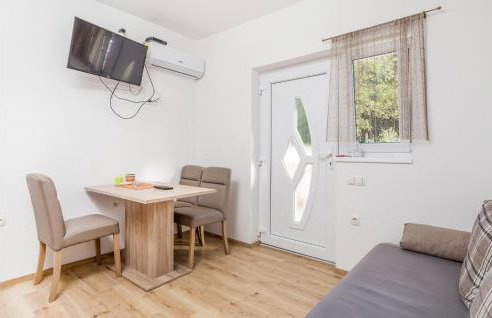 6 Bedroom Stunning Home In Lukovo - Foto 19