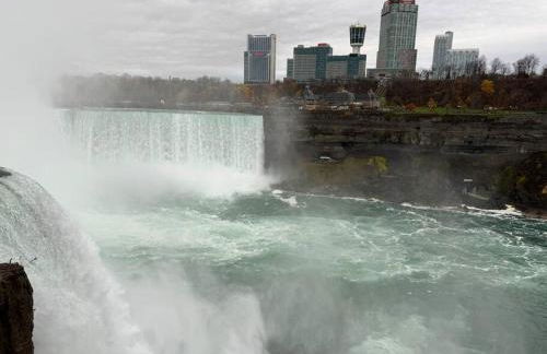 Home away on Lake Ontario - Foto 32