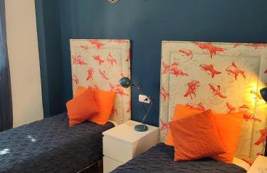 2 bedroom, Sea Front Complex w Pool and private garden - Foto 5
