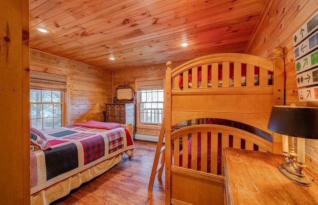 Mount Snow Cabin with Private Hot Tub by RedAwning - Foto 5