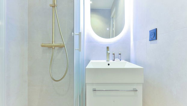 Beautiful 1 Bedroom Apartment - Foto 5, Baño